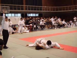 ↑大学4年生の七大戦にて。抑え込み一本勝ち。